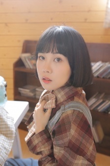 井川里予回应被指低俗擦边
